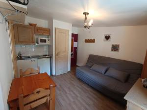 Appartements Charmant studio tout confort en front de neige a Montgenevre, residence face aux pistes - FR-1-445-137 : photos des chambres