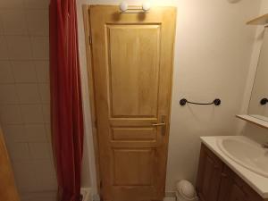 Appartements Charmant studio tout confort en front de neige a Montgenevre, residence face aux pistes - FR-1-445-137 : photos des chambres