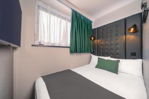 Single Room room in Point A Hotel London Westminster