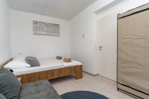 Aurelius -Superior sea, bay & mountain view apt