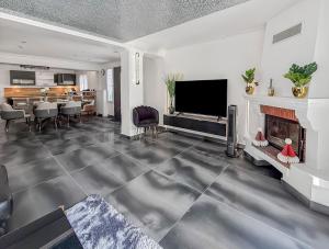 Maisons de vacances Villa avec jacuzzi, sauna&cinema : photos des chambres