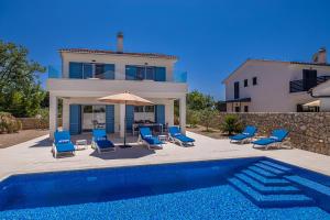 Holiday house DAN with private pool