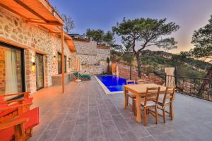 Amazing 1BR Stone Villa with Pool & Terrace