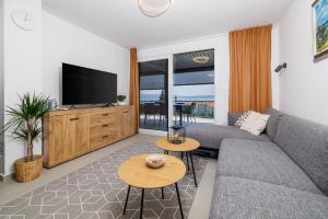 Blue Adria Pearl House