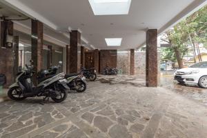 Sans Vibes Surapati Konforta Hotel