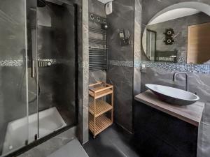 Maisons de vacances Villa avec jacuzzi, sauna&cinema : photos des chambres