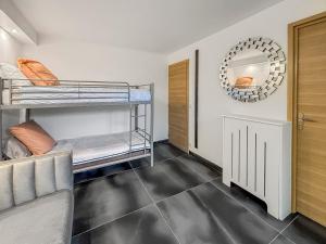 Maisons de vacances Villa avec jacuzzi, sauna&cinema : photos des chambres