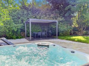 Maisons de vacances Villa avec jacuzzi, sauna&cinema : photos des chambres