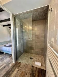 Magnifique studio sur les hauteurs de Nice, piscine, parking et WIFI