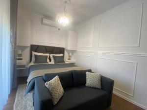 Apartment and rooms EL