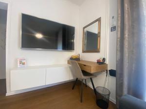 Apartment and rooms EL