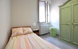 Beautiful Apartment In Piano Di Mommio