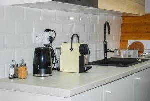 Stylish quiet central home w cheap parking closeby