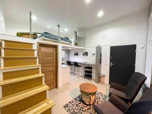 Stylish quiet central home w cheap parking closeby