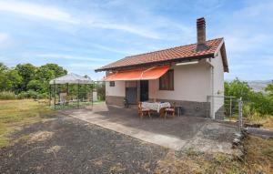Beautiful Home In Bronte With Wifi