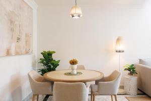 MARBELLA BANUS SUITES - Lovely-1bdm, terrace, 3pools