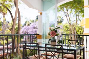 MARBELLA BANUS SUITES - Lovely-1bdm, terrace, 3pools