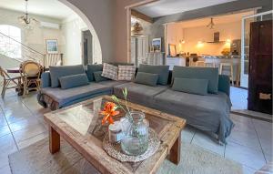 Lovely Home In Pont-Saint-Esprit