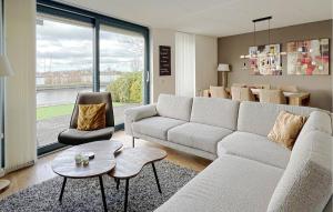 3 Bedroom Cozy Home In Lemmer