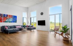 Beautiful Home In Børkop With Sauna