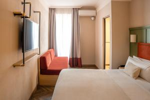 Honest Sevilla Hotel