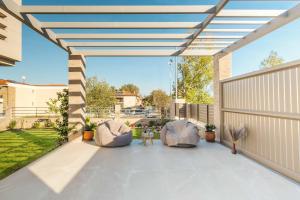 Aura Luxury Suites - Olympiada Seaside Getaways