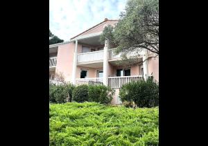Le Balcon de lOliveraie, Piscine, Parking, Calme