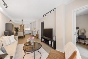 DINBNB Apartments l High-End l Balcony l Rooftop l Self Check-In