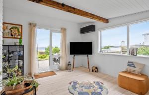 Nice Home In Ebeltoft With Wifi