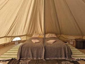 Sunset Glamping - luksustelttamajoitus PowerParkin lähellä