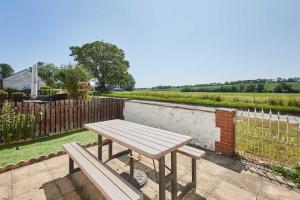 Host & Stay - Easton Meadows Holiday Cottage