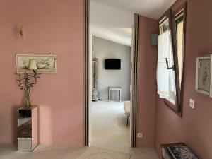 B&B / Chambres d'hotes L' Oustau Blanc B&B : photos des chambres