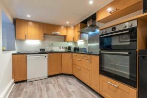 Central, beautiful home - with parking