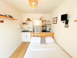 Dolores Suite EcoPod Treehouse in the city centre