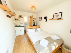 Dolores Suite EcoPod Treehouse in the city centre