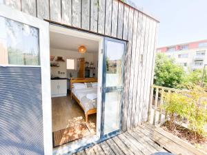 Dolores Suite EcoPod Treehouse in the city centre