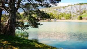 Maisons de vacances Gite du Pont de Table Jacuzzi et Montagne : photos des chambres