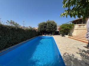 En Avignon 30133 les Angles