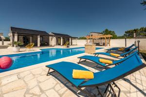 Unique Villa V with large pool