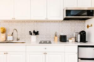 The Studio! Comfort, Quality, walk to beaches, fully equipped Studio