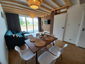 Błękitne Zamorze i Domki Premium Niechorze