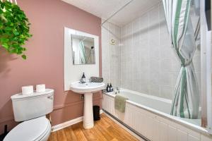 2BR City Flat Walk to Buchanan Hydro with Parking