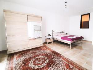 #481 - Spacious 3BR Duplex with Private Garden