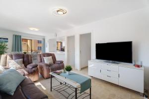 3 bedrooms with views