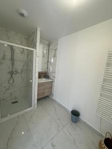 Maisons de vacances Casa di Luce - Garden - 9 people - Close to La Defense : Maison 4 Chambres
