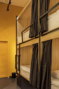 Globe Runner Rooms & Dorms