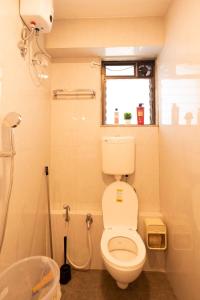 Breezy, Bright, Upper Floor 2bhk nr BKC & Airport