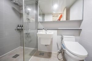 Urban Hanok Ee-um Dongdaemun Private Modern Hanok Stay for 6-8 people