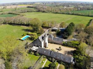 Maisons de vacances Manoir de Fornebello 16e siecle - Gites avec piscine : photos des chambres