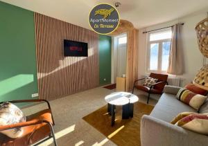 Appartements Le Cocon du Haut-Pont - Parking Gratuit, Ideal Groupe, Proche Gare : Maison 2 Chambres